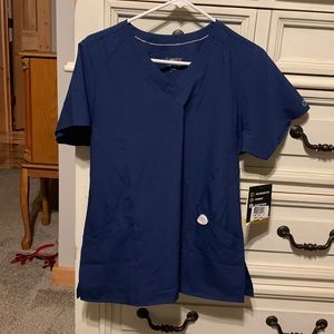 Medium scrub top